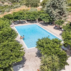 https://agriturismo-val-di-noto.sicilyhotelsitaly.net